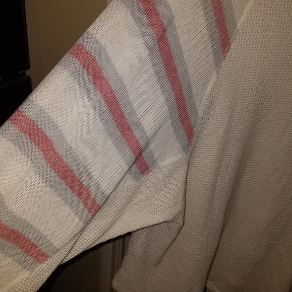🆕FASHION NOVA white pink and grey striped sweater top size medium - Picture 4 of 7